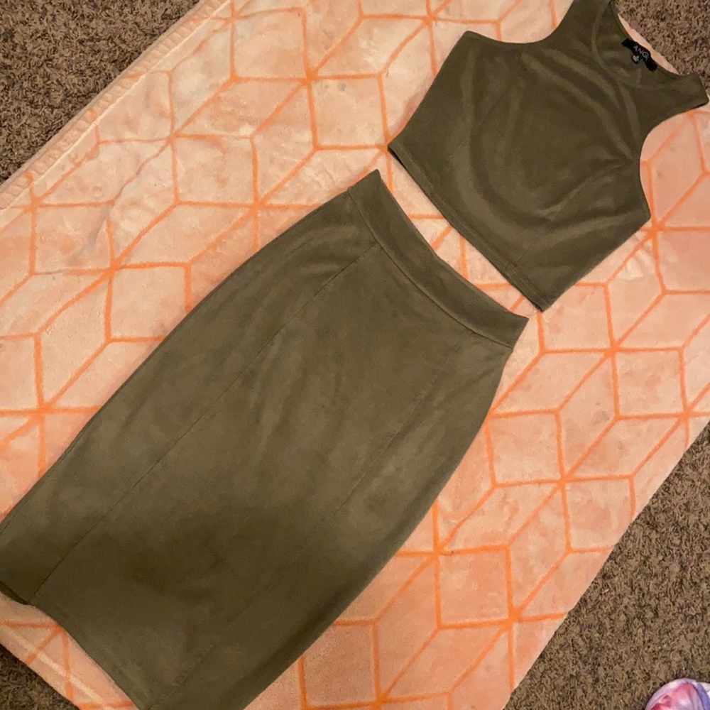 2 piece skirt w/ shirt